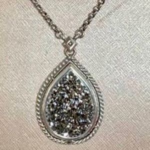 Brighton neutral colorCrystal Drop necklace